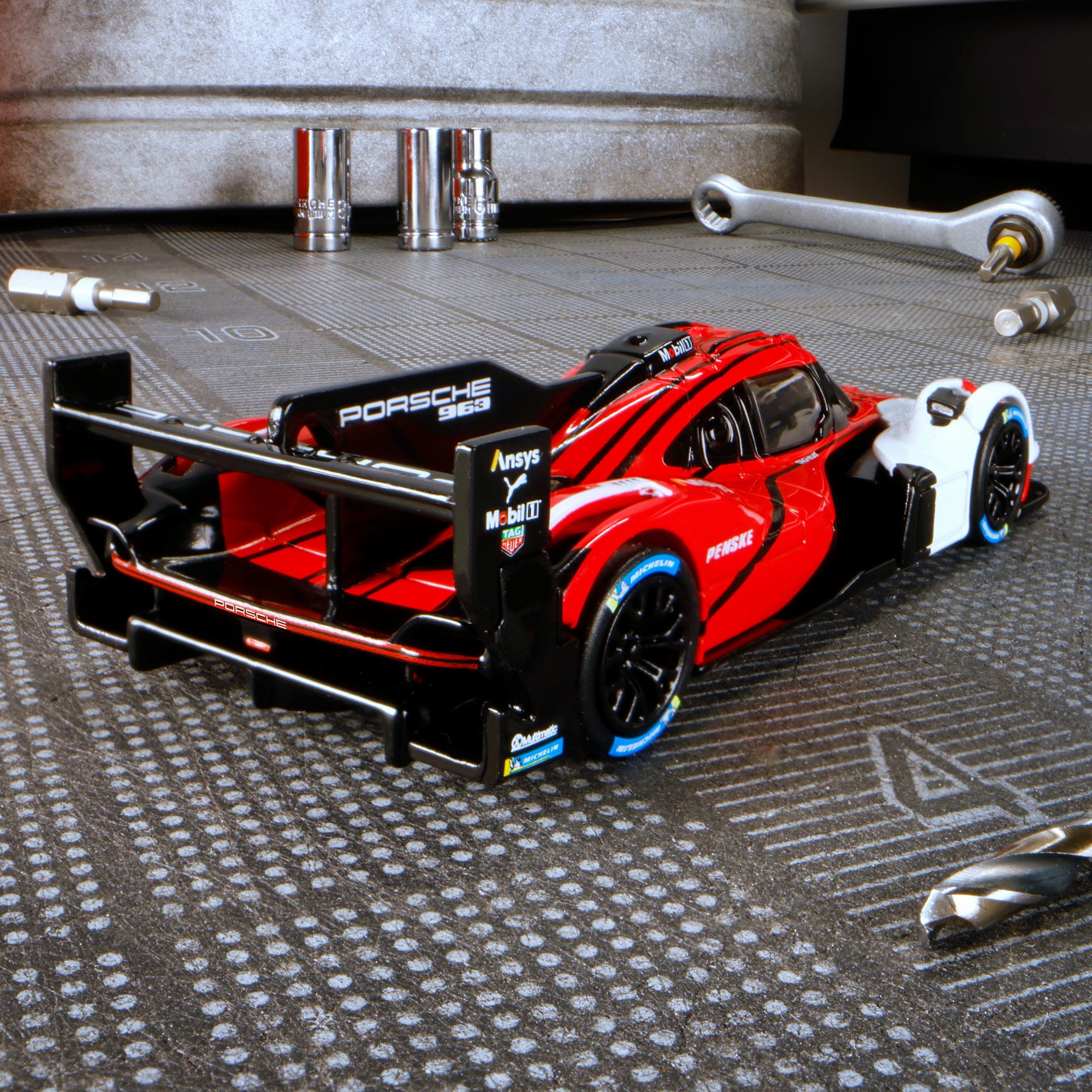 Hot Wheels Elite 64 Porsche 963