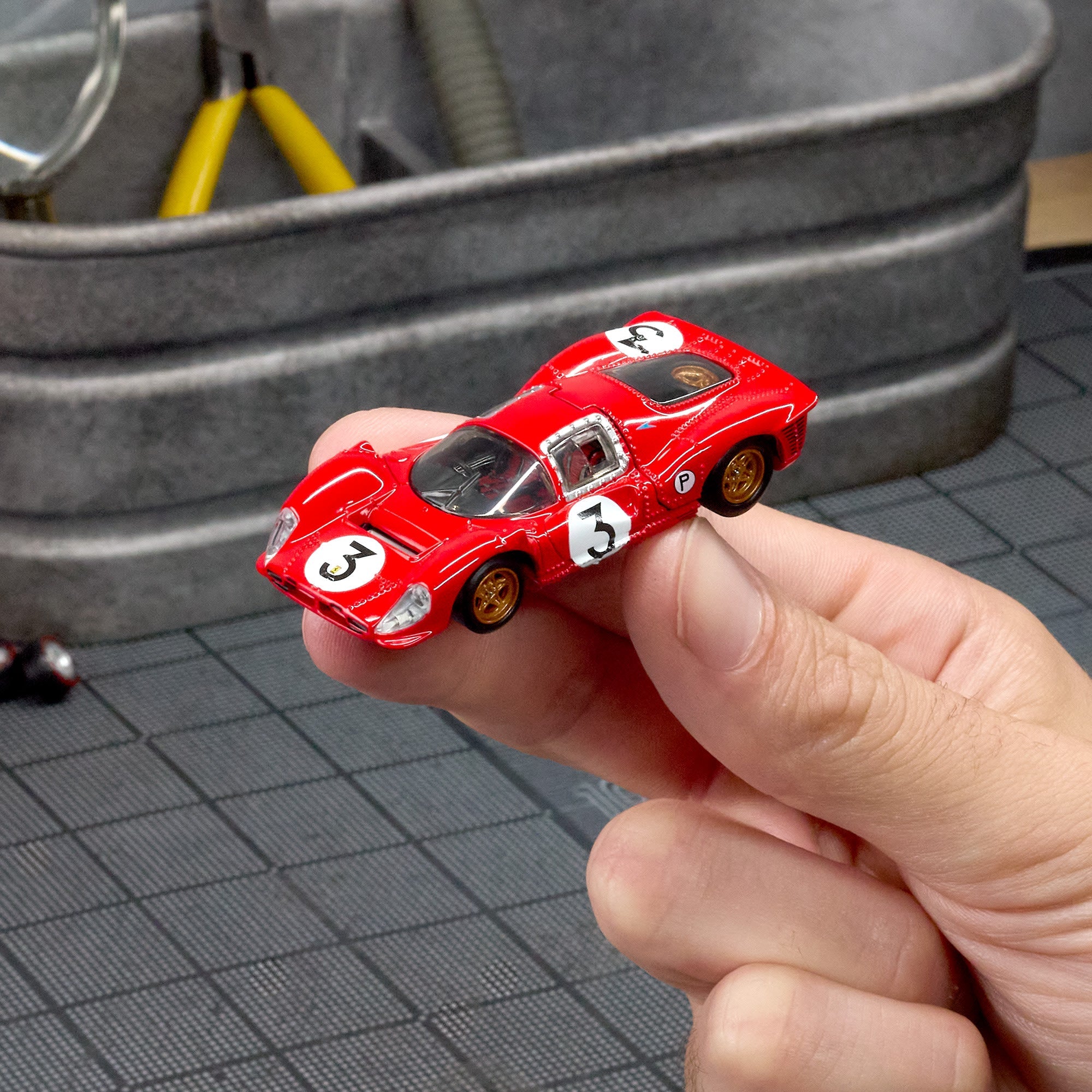 Hot Wheels Elite 64 1967 Ferrari 330 P4