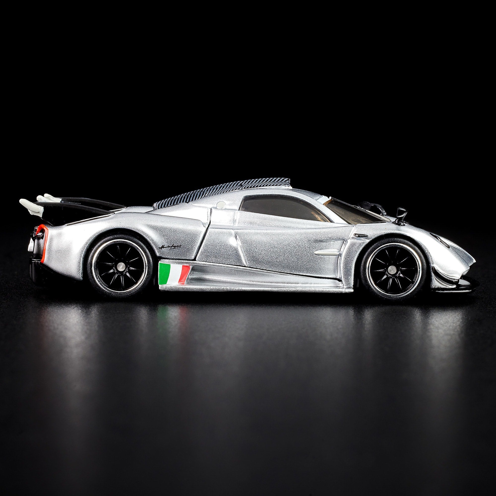 Hot Wheels RLC Exclusive ’21 Pagani Huayra R