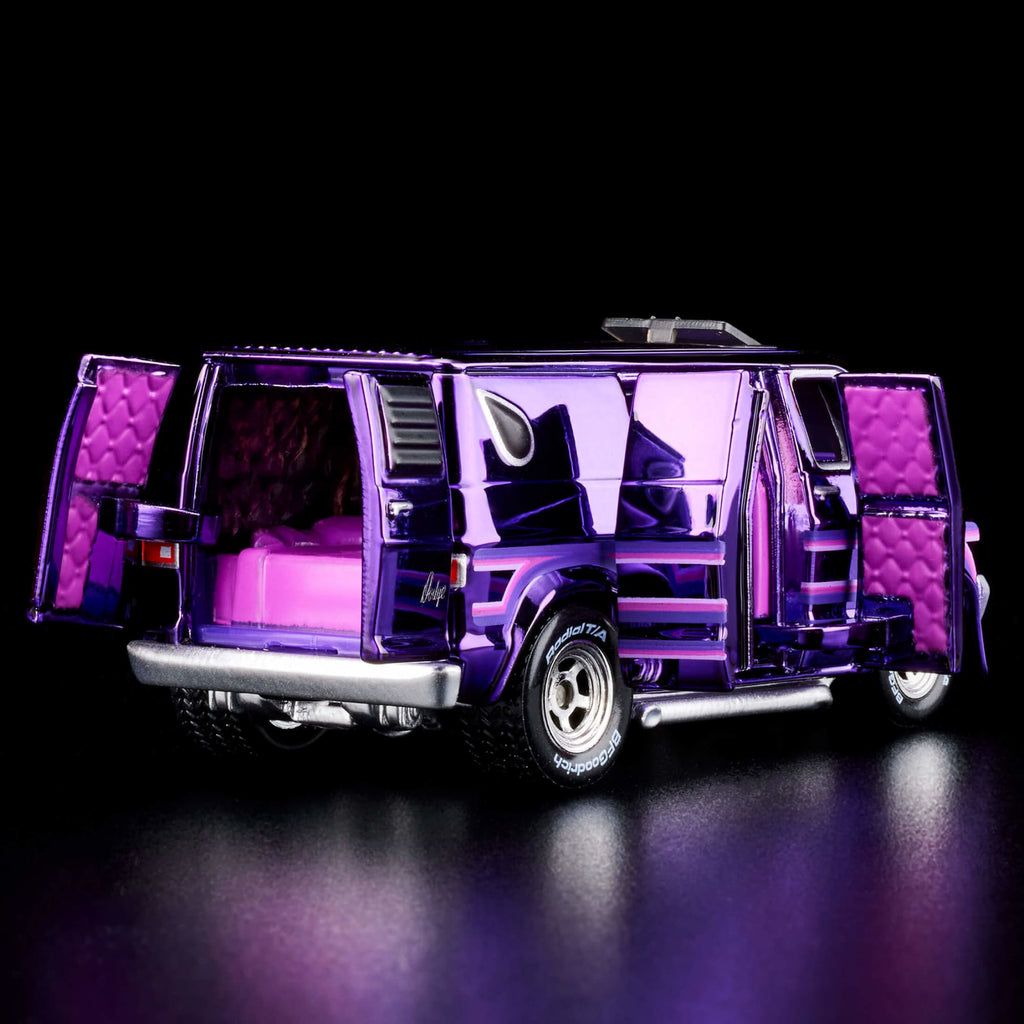 Hot Wheels RLC Exclusive ‘70s Dodge Tradesman Van
