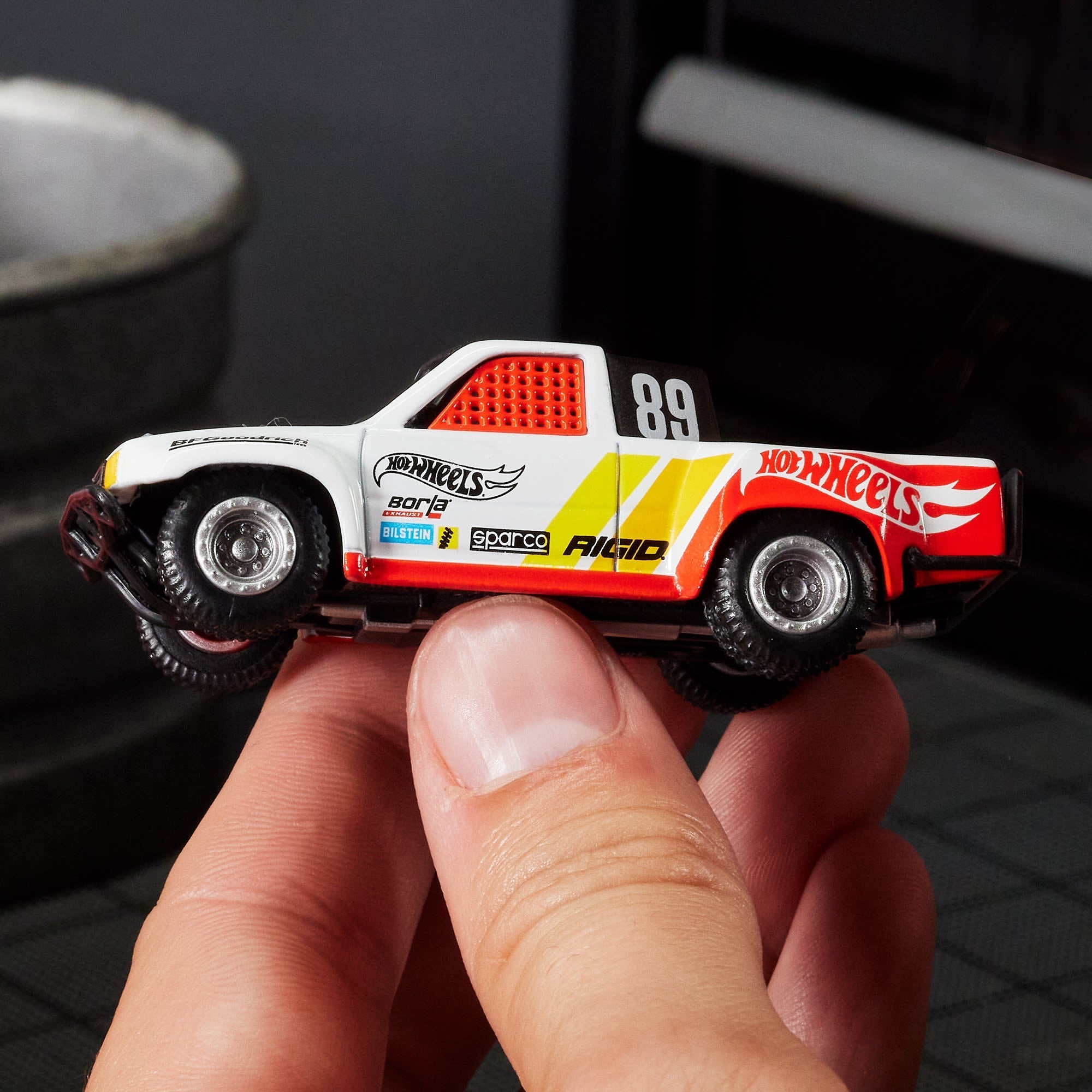 Hot Wheels Elite 64 1989 Toyota HiLux Stadium Truck