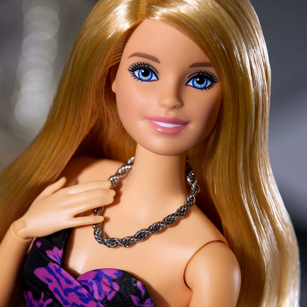@BarbieStyle Fashion Studio & Doll Set